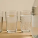 Bevi molto ma i calcoli tornano: che acqua stai usando